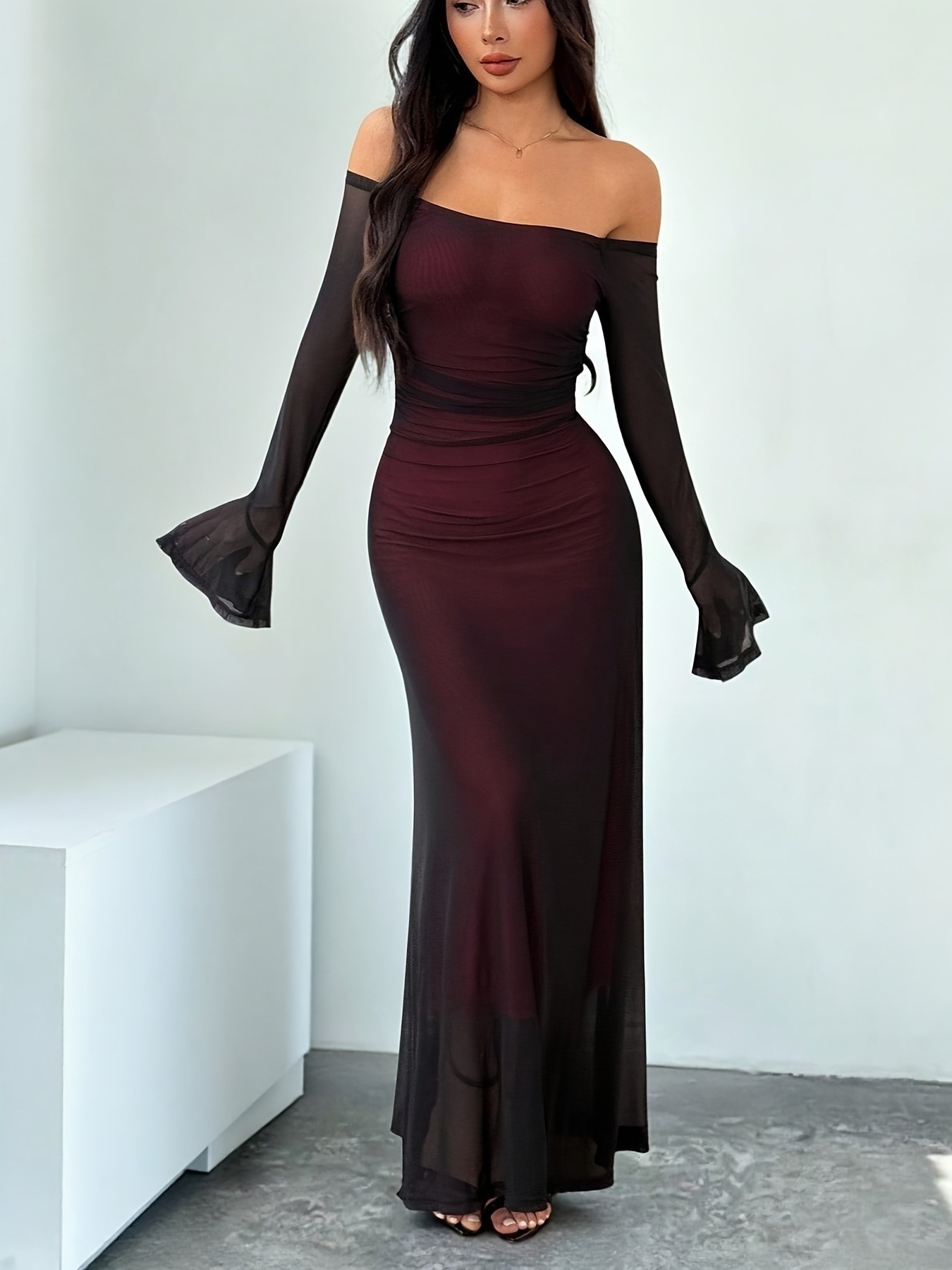 red dress with black mesh overlay Neeno Women's Dresses Grunge Floral Print Cami Without Belt Dress for Women (Color : Black, Size : Medium) : Clothing, Shoes & Jewelry The mermaid silhouette hugs the curves before flaring out gracefully can anyone help me find