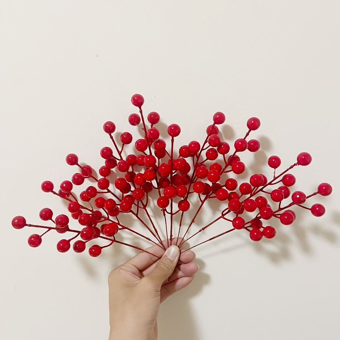 

6-pack Contemporary Artificial Red Berries , Plastic Christmas Tree Decor, Non-electric Diy Holiday Flowers For , Easter, Thanksgiving, New Year Decorations