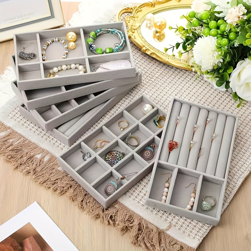 

A 4pcs Elegant Velvet Jewelry Storage Set With Multiple Compartments - A Padded Tray Suitable For Rings, Earrings, Necklaces, Bracelets, And Accessories, Organizing Jewelry In Vanity Drawers.