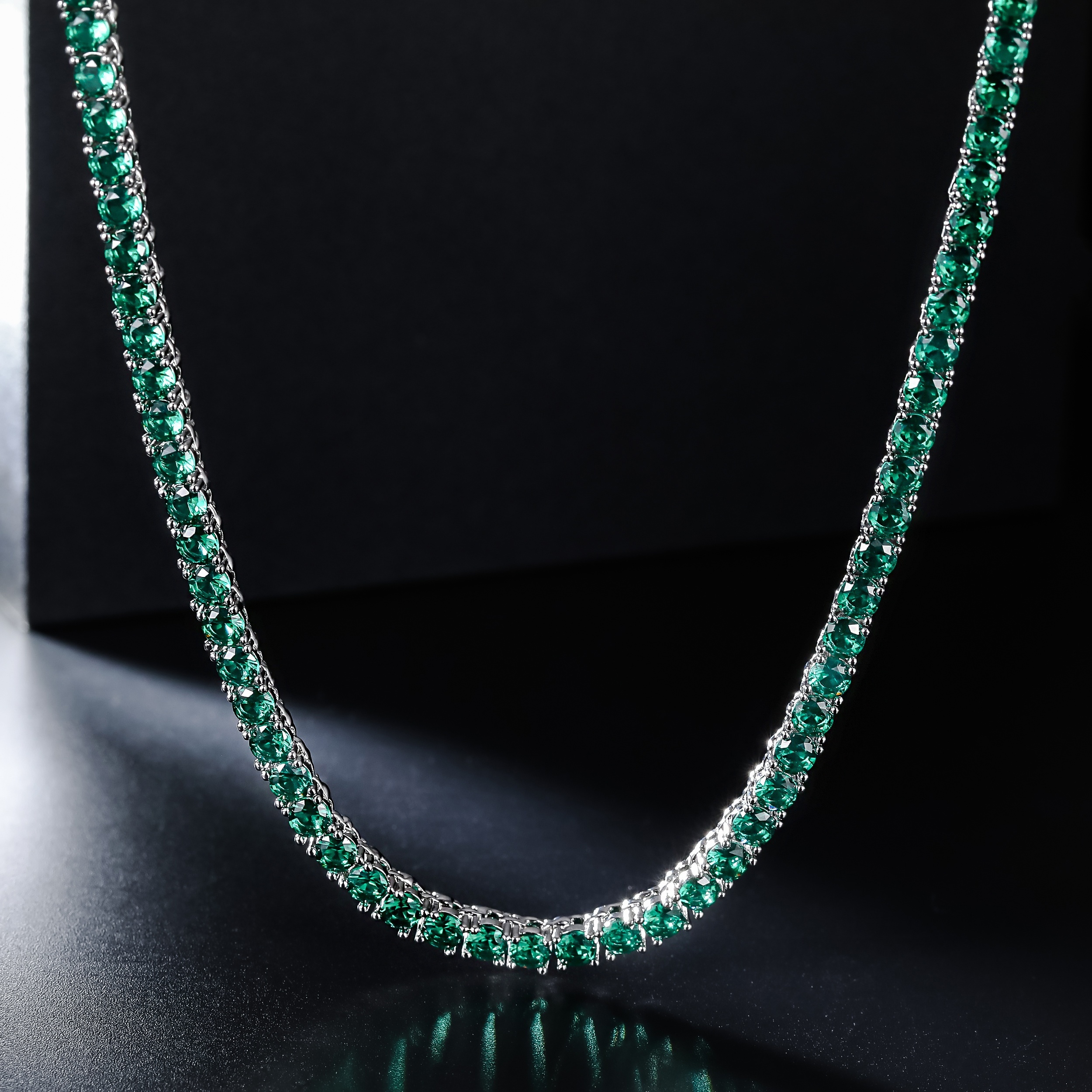 

Green Tennis Chain Necklace With 4mm Beads, Suitable For Both Men And Women. Perfect For Thanksgiving, Christmas, Holidays, Wedding Anniversaries, Concerts, And Daily Wear.