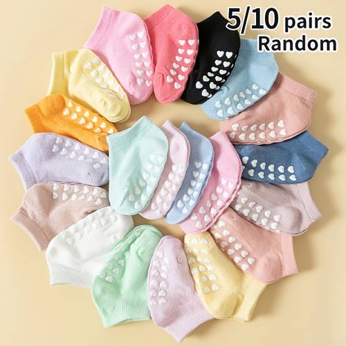imagen del artículo calcetines tipo barco para niña con estampado de corazones y puntos con pegamento, de 5 /10 , /verano