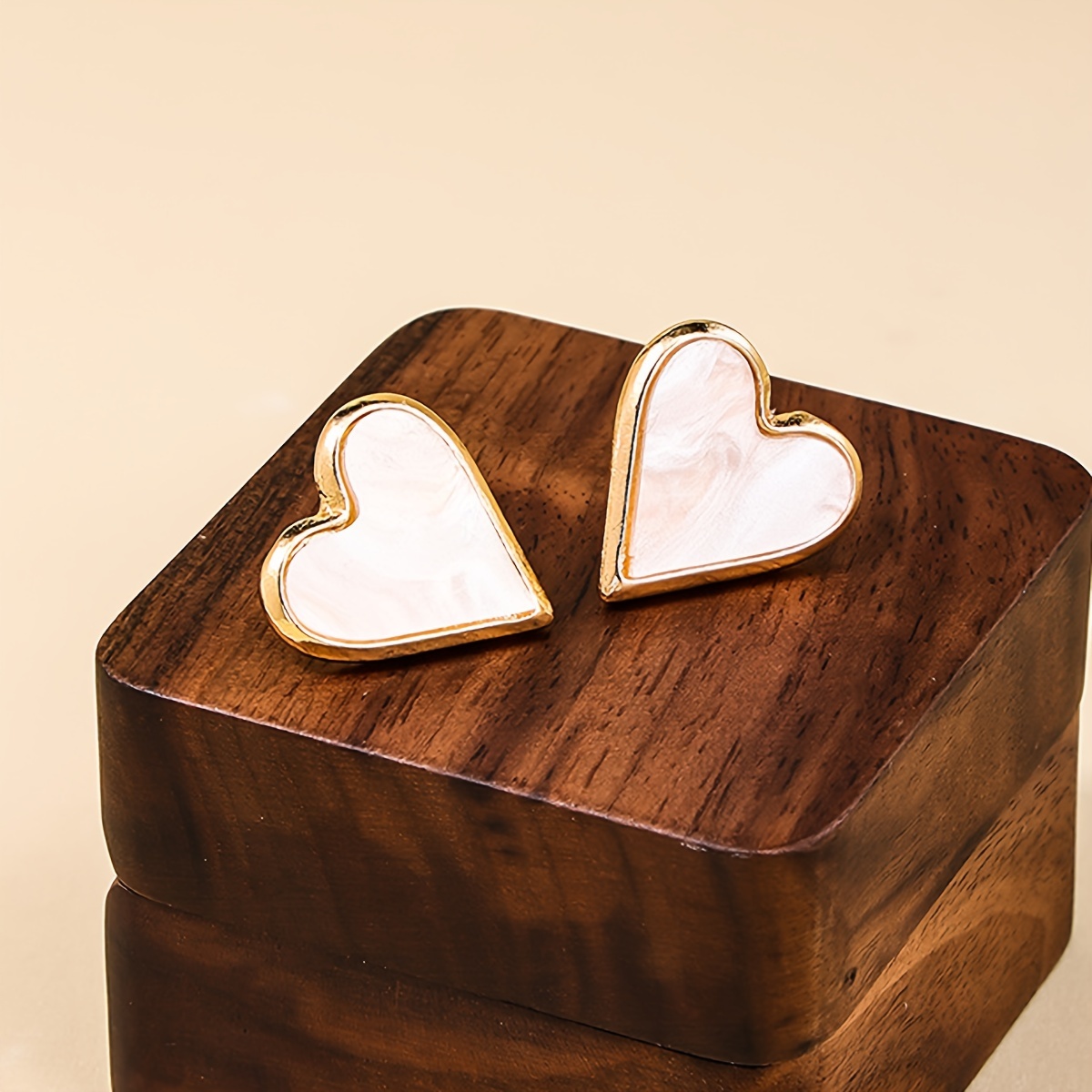 Pair Of Sweet Elegant Heart Stud Earrings Women's Holiday Birthday Date Prom Banquet Party Vacation Shopping Daily Additions (box In Picture Is Prop)