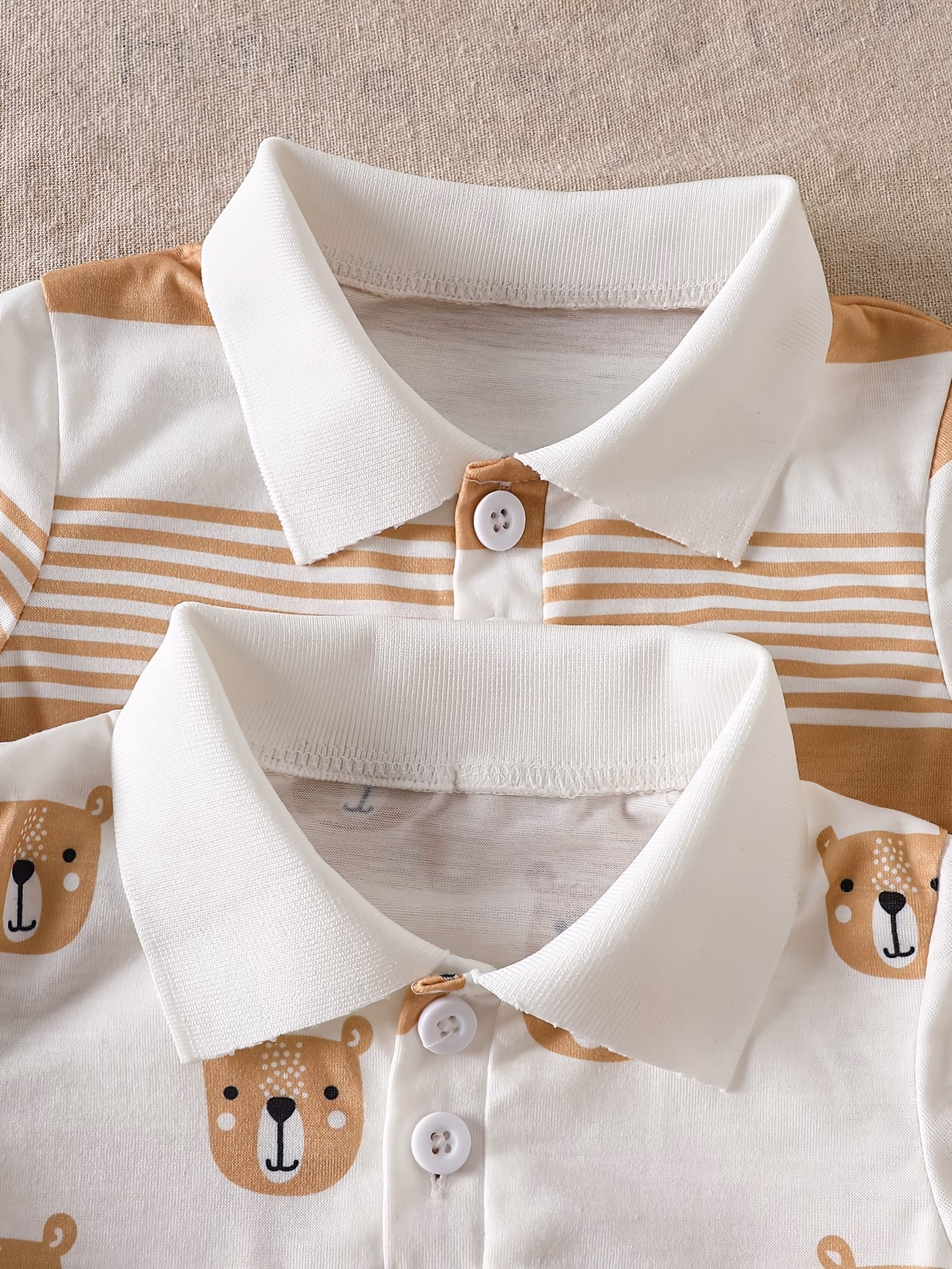 ensemble 4 pièces pour bébé garçon style européen et américain, motif de dessin + haut à manches courtes rayé et élégant avec de boutonnage semi-ouverte + short à taille élastique, vêtements dété pour bébé garçon, tenue dété et tendance, vêtements fins pour bébé, style gentleman, style collège, short à manches courtes et 3