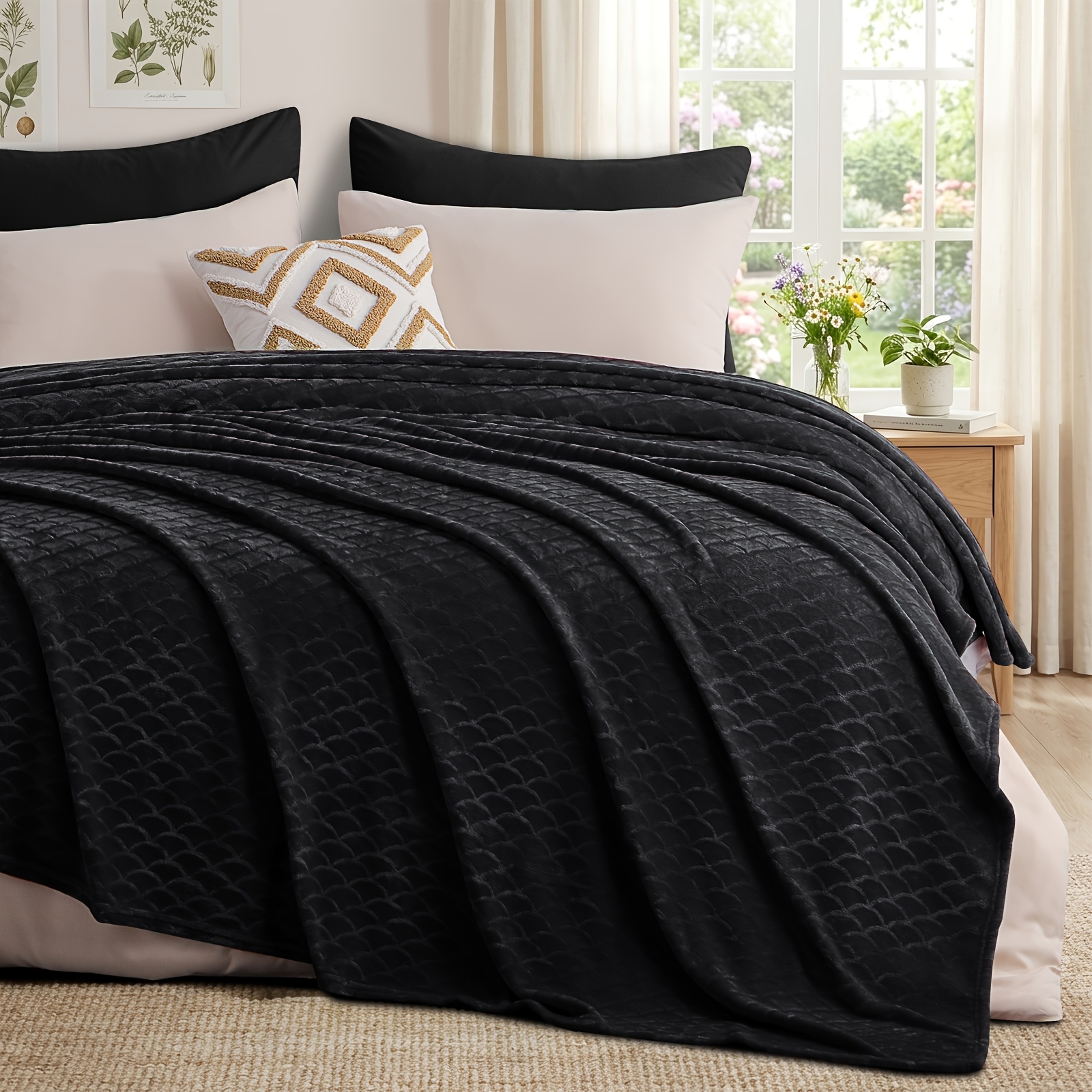 Light, Soft Microfiber Cuddle Blanket, Multiple Sizes, Washable, Breathable, Black - Ideal For Sofa, Bed, And Air-conditioned Rooms