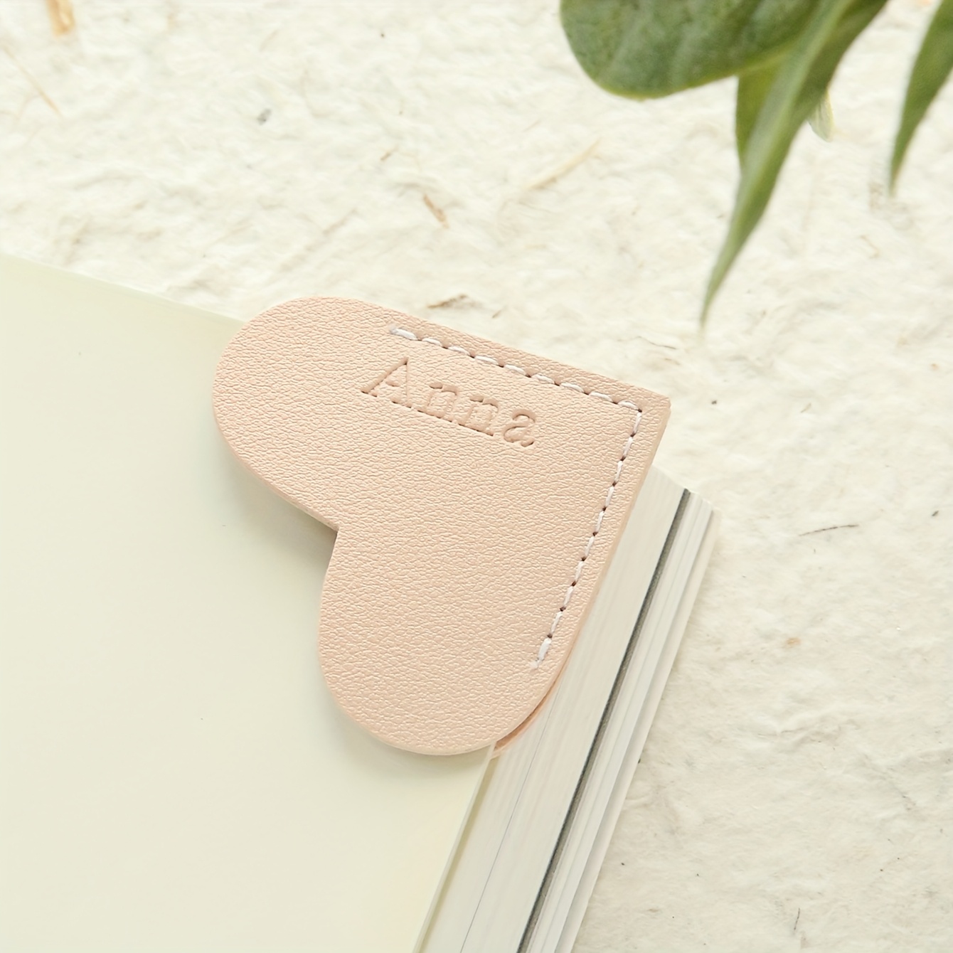 E-shop [Anpassung] . Personalisiertes Namens-Lesezeichen, Süßes Herz-Lesezeichen, Individuelle Seitenmarkierer, Namensstempel, Lesegeschenke für