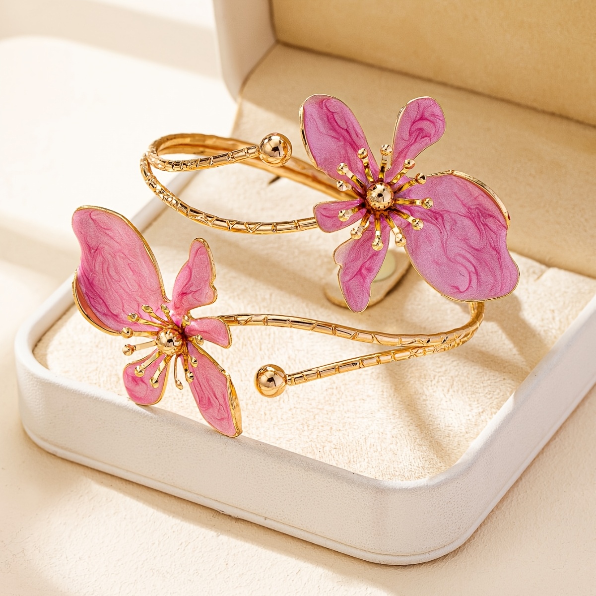 Women's Twin Flower Open Bangle, Light Luxury Hand Jewelry