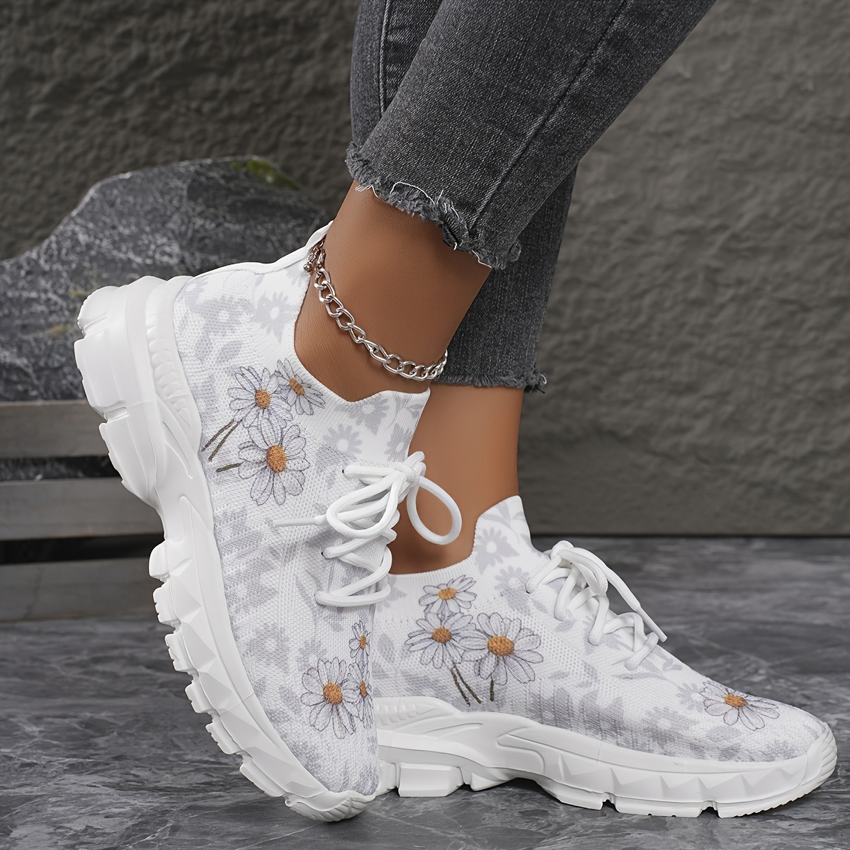 

Women's Fashion Sneakers, Daisy Print Athletic Shoes, Casual Floral Lace-up Sport Shoes, Comfortable & Lightweight Running Footwear