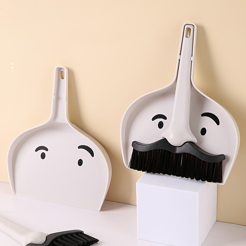 1 set mini desktop broom and dustpan set small broom two piece set keyboard cleaning brush Product details 2