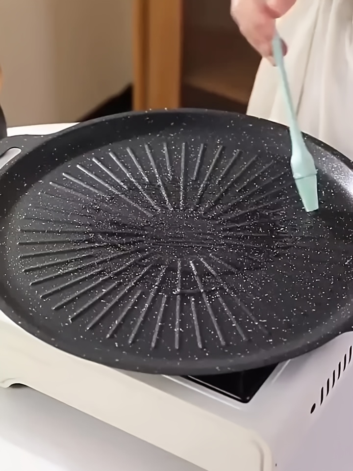 Versatile Korean Cast Iron Grill Pan - Smokeless Non-Stick Portable Grill for Home, Outdoor Camping & BBQ - Sun Pattern Design, Multiple Sizes Available, Durable & Easy to Clean, Korean BBQ Grill