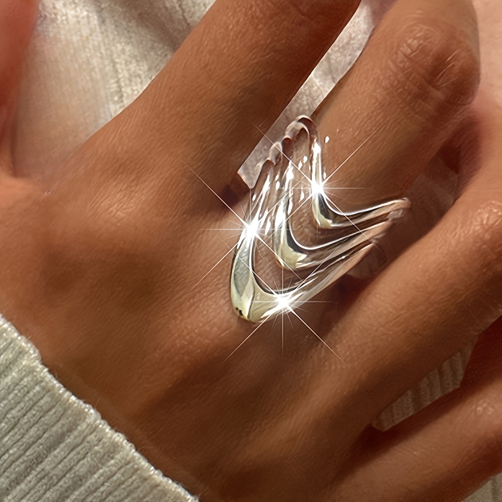 

A Unique Design Women's Fashion Layered Ring For Autumn And Winter, With Hip-hop Style, Suitable For And Parties, A Holiday Gift For Female Friends