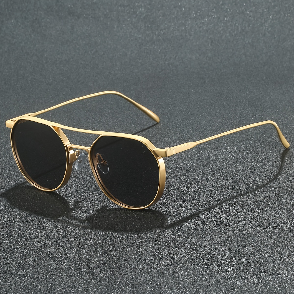 

Retro Metal Round Frame Fashion Glasses - Double , Flat For Fashionable Streetwear & Travel Photos