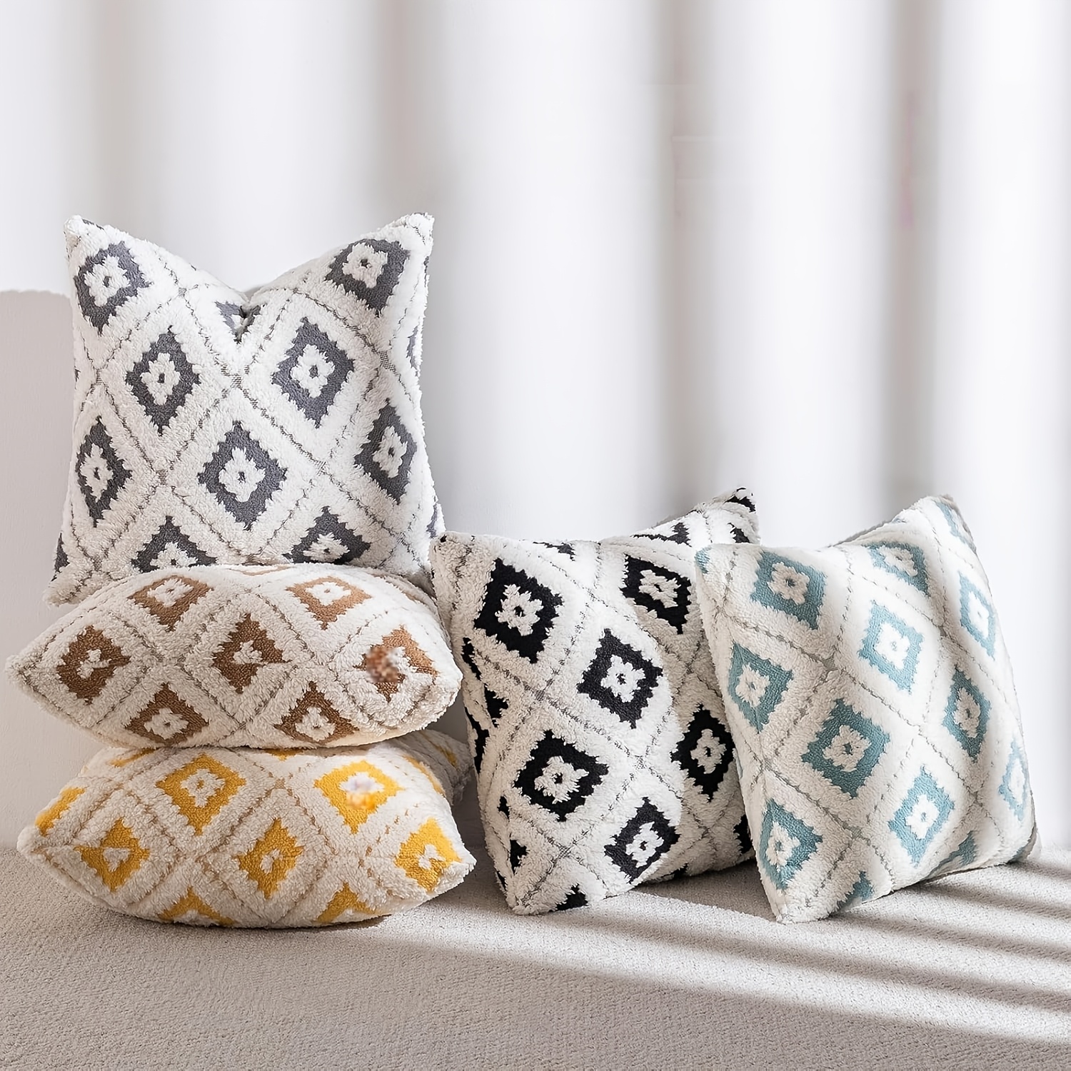 2pcs Plush Diamond Patterned Decorative Pillow Covers, 45.72x45.72 cm, Bohemian Style Diamond Patterned Decorative Pillow Covers, Soft and Comfortable, Suitable for Decorating Bedrooms, Living Rooms, Sofas