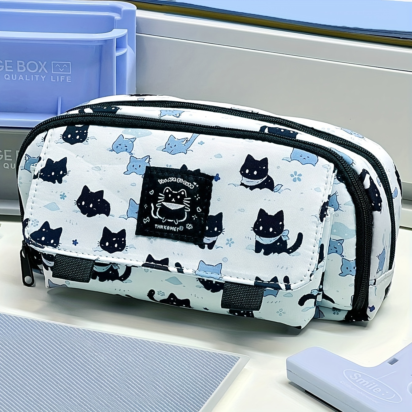 

1pc, Snow Kitten Print Pattern Pencil Case, 3 Layers Multi-function Pencil Case, Creative And Simple Kitten Pattern, Office Desktop Storage Items Stationery Box, School Supplies