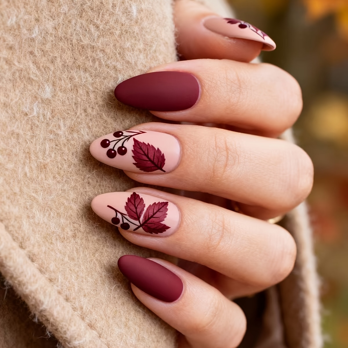 TEMU 24pz Unghie a Pressione Foglia d'Acero Vino Adatte per Inverno, Adesivi per Unghie Opachi a Forma di Mandorla di Media Lunghezza con e Foglie,