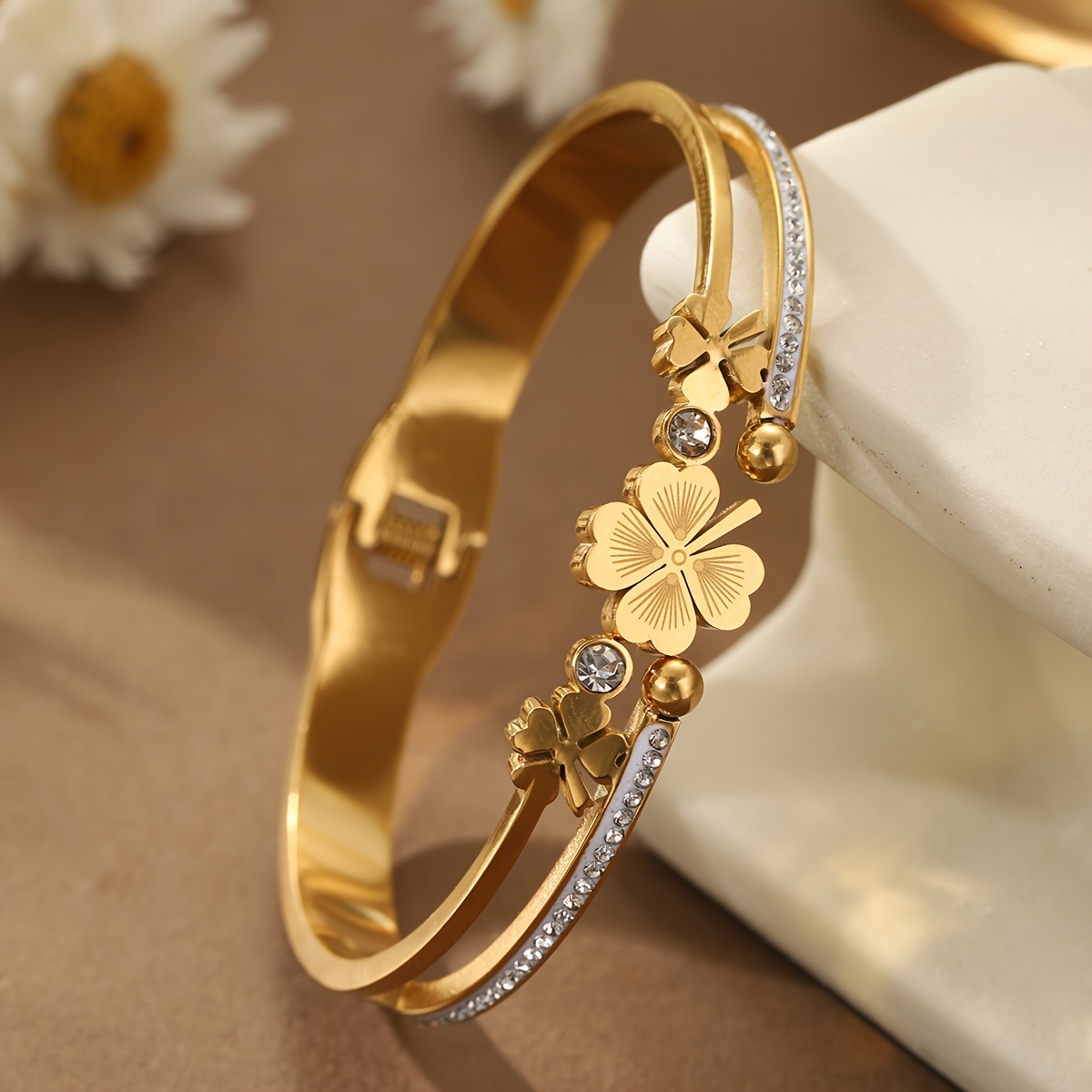 1 Bangle Summer Golden 304 Stainless Steel Lucky Four-Leaf Clover Bracelet High Quality Synthetic Zirconia Jewelry Accessories, Mother's Day Gift, Family Gift