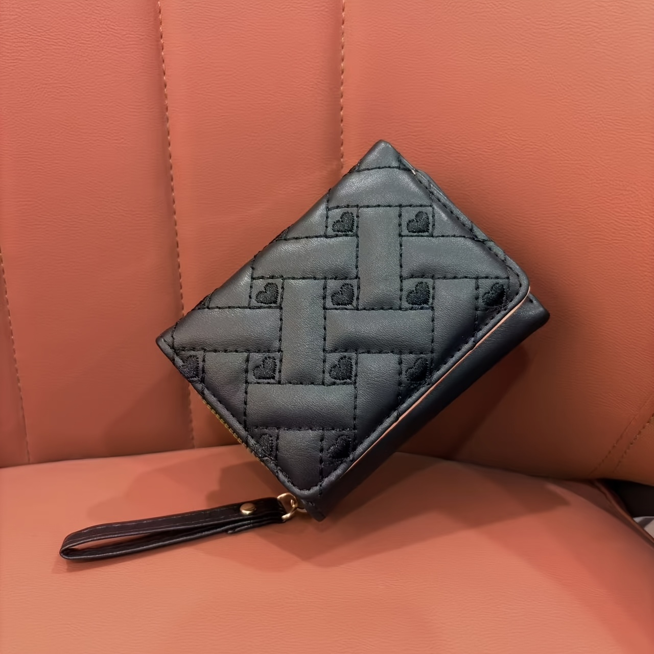 Image of 2025 New Women's Short Wallet Ins Korean Version Fashion Heart Student Coin Purse Handbag Three-fold Multi-functional Card P