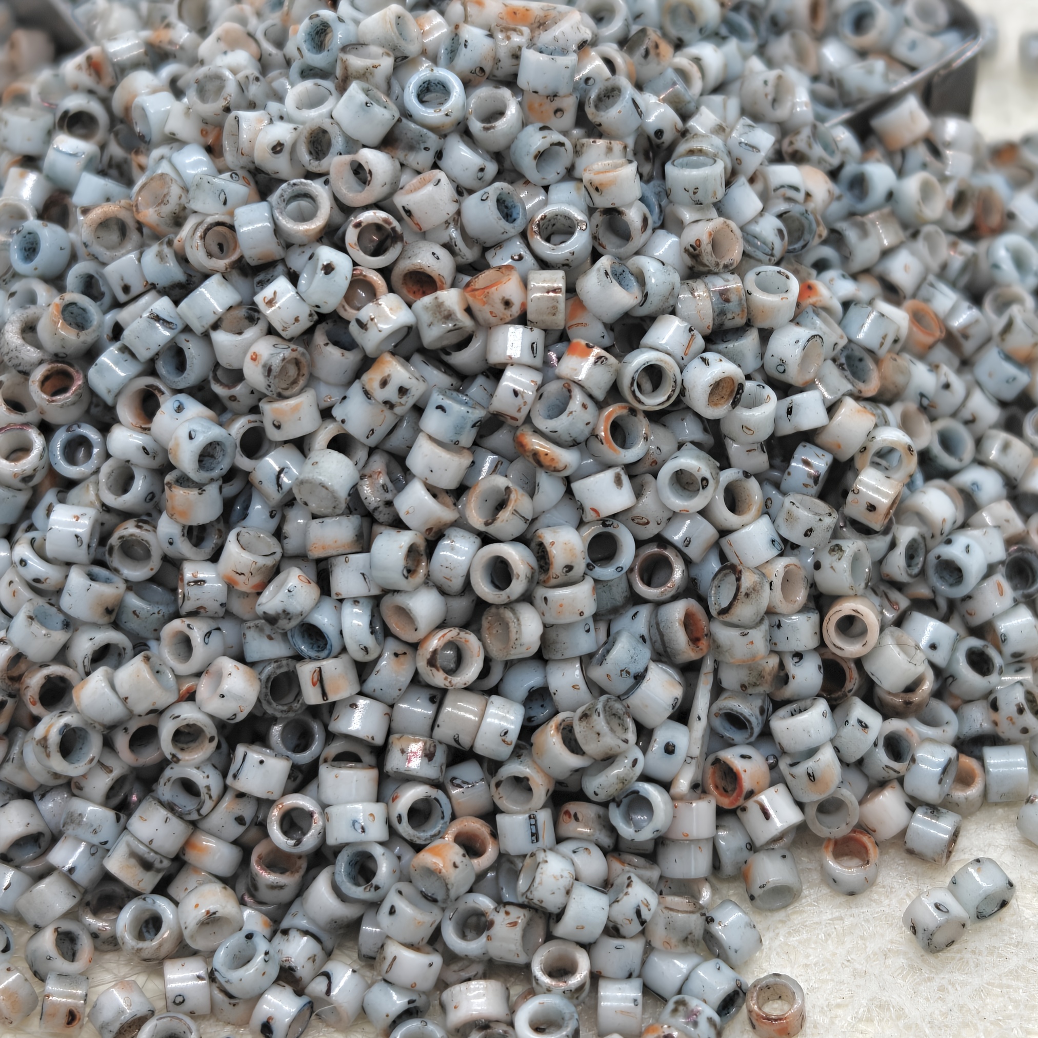 18 Colors Beading Kit with 2.5mm Glass Seed Beads