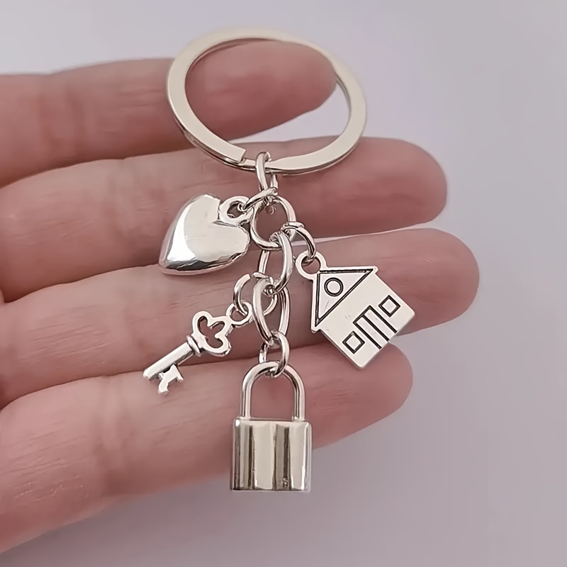 TEMU 1pc Heart-shaped Lock Keychain Made Of Stylish Silvery Alloy, A Hanging Accessory For Bags, Perfect For Valentine's Day Gifts And Everyday Use