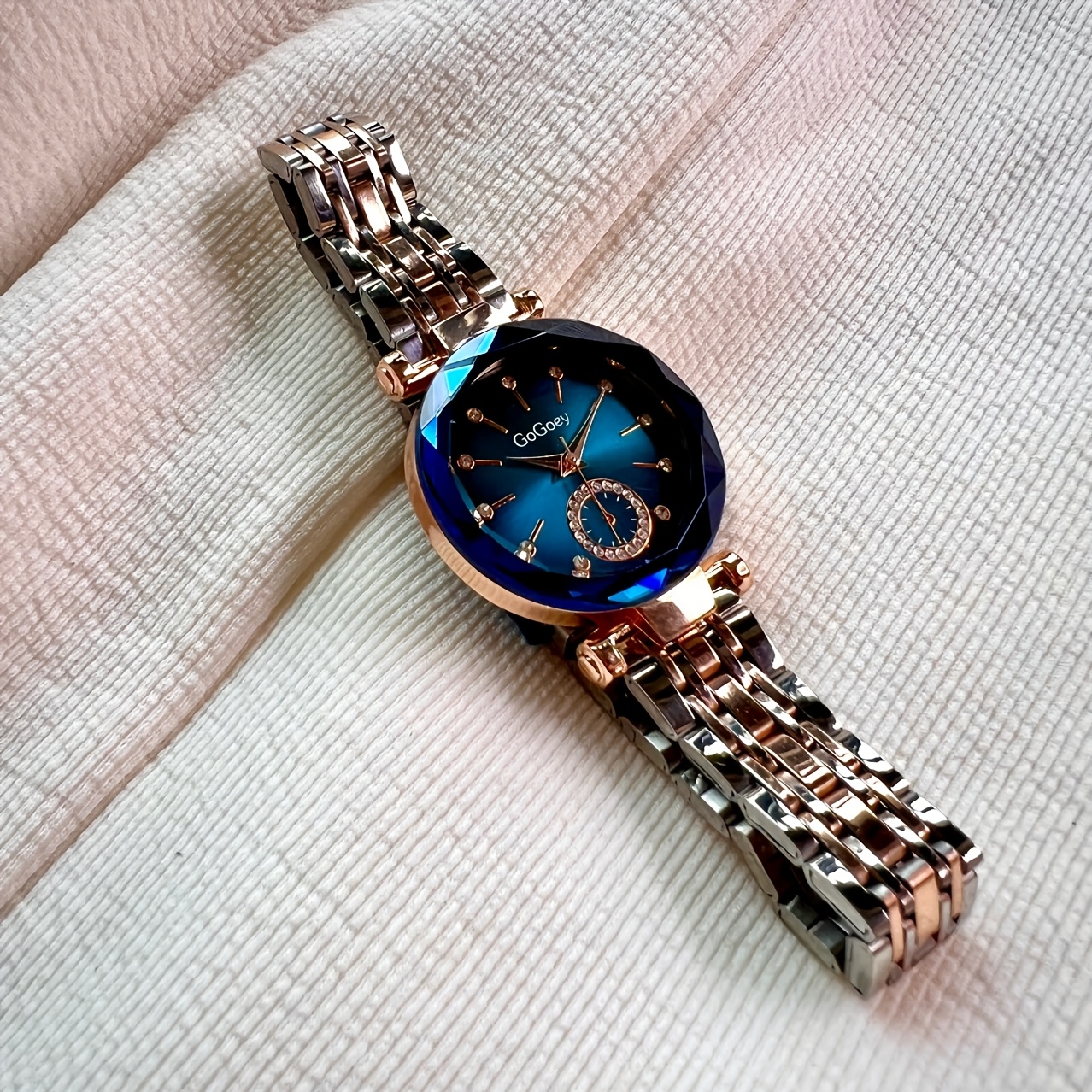 TEMU Luxury Women's Rose Watch With Shockproof Movement & Alloy Wristband - Elegant Round Wristwatch Suitable For Daily Wear, Special Occasions, Weddings, Parties - Durable Fashionable Accessory