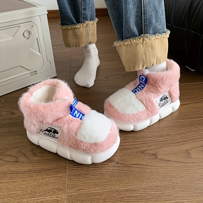 

Chaussons d'Hiver en Peluche Confortables avec Design de - Semelle Épaisse, Chauds & Confortables, Antidérapants pour Intérieur/Extérieur, Chaussures de Maison en Fourrure Rose