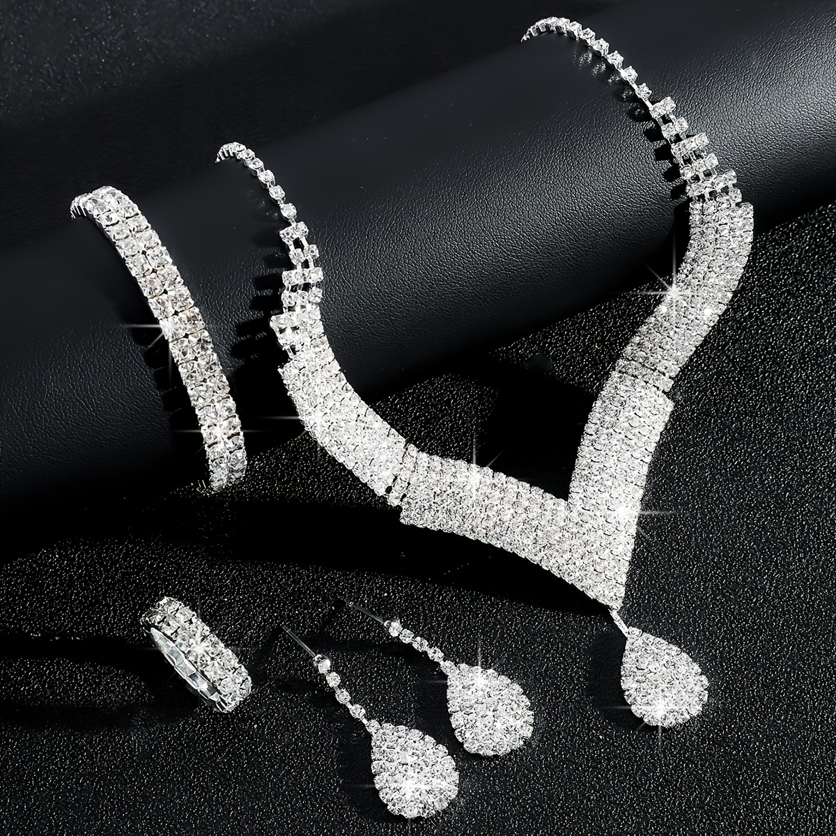 Elegant V-Shaped Teardrop Jewelry Set with Rhinestones