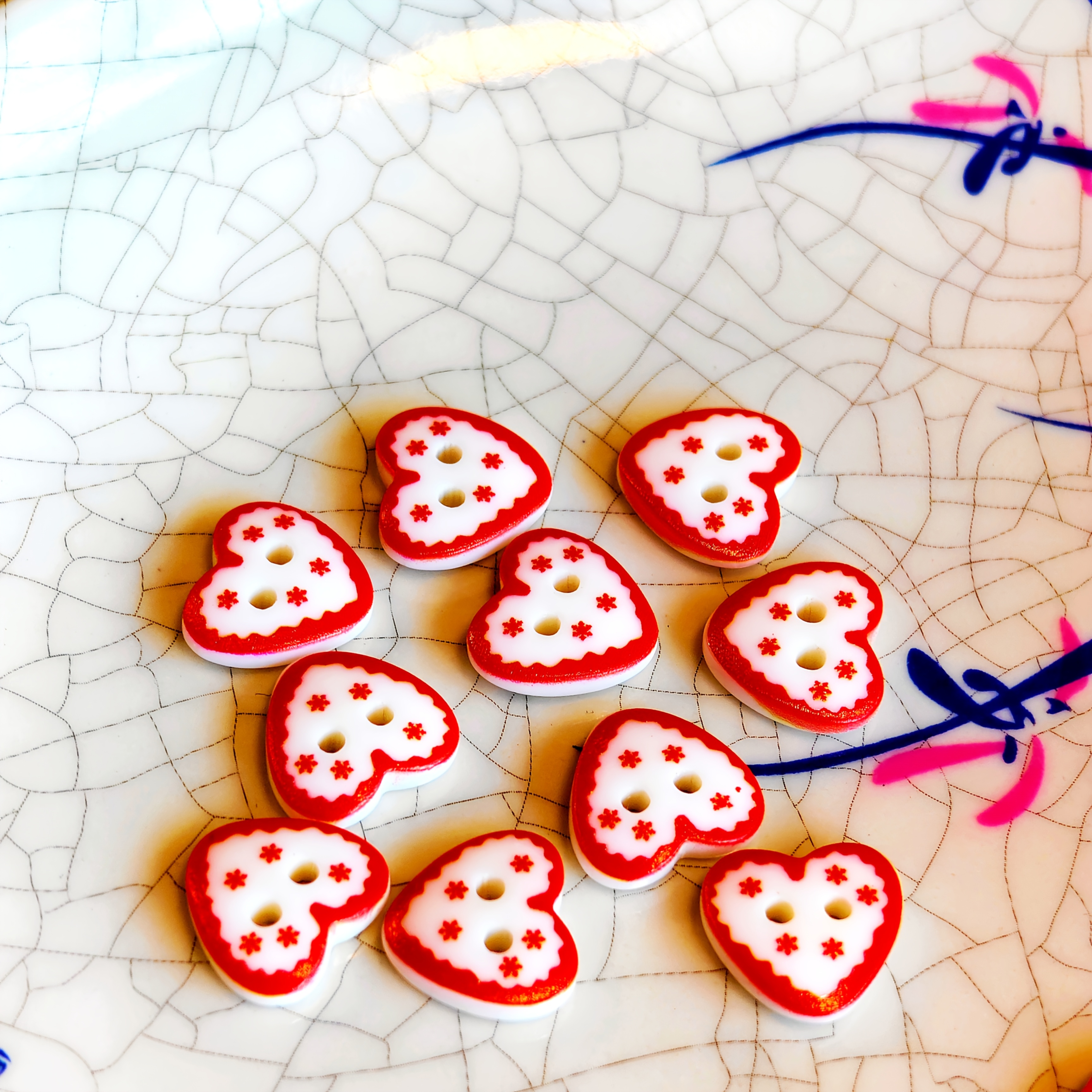 TEMU 10 pièces Boutons en Résine Cœur de Neige Rouge, Accessoires Créatifs pour Artisanat, Fermetures Décoratives