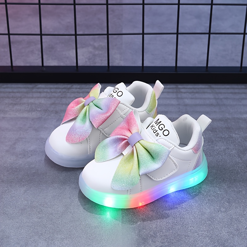 MGO Kidss Cute Bow Light-Up Sneakers voor Meisjes & Jongens - 1-3-6 Jaar, Glow-in-the-Dark Atletische Schoenen met Verstelbare Banden, Zachte Pastelkleuren (Rood, Blauw, Geel) - Lente/Heren Casual Hardloopschoenen, Kinderen Schoenen, Speelse Ontwerp, Comfortabele EVA Insole