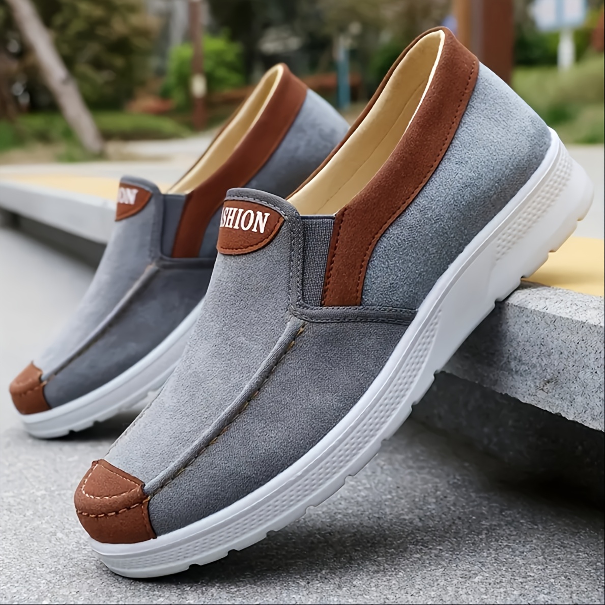 A Pair of Men's Casual Sports Training Fitness Shoes - Solid Color,, Round Toe, Lightweight Fabric Upper, Non-slip Synthetic Outsole, Breathable Fabric Lining, Suitable for Outdoor Running and Daily Wear - Spring/autumn
