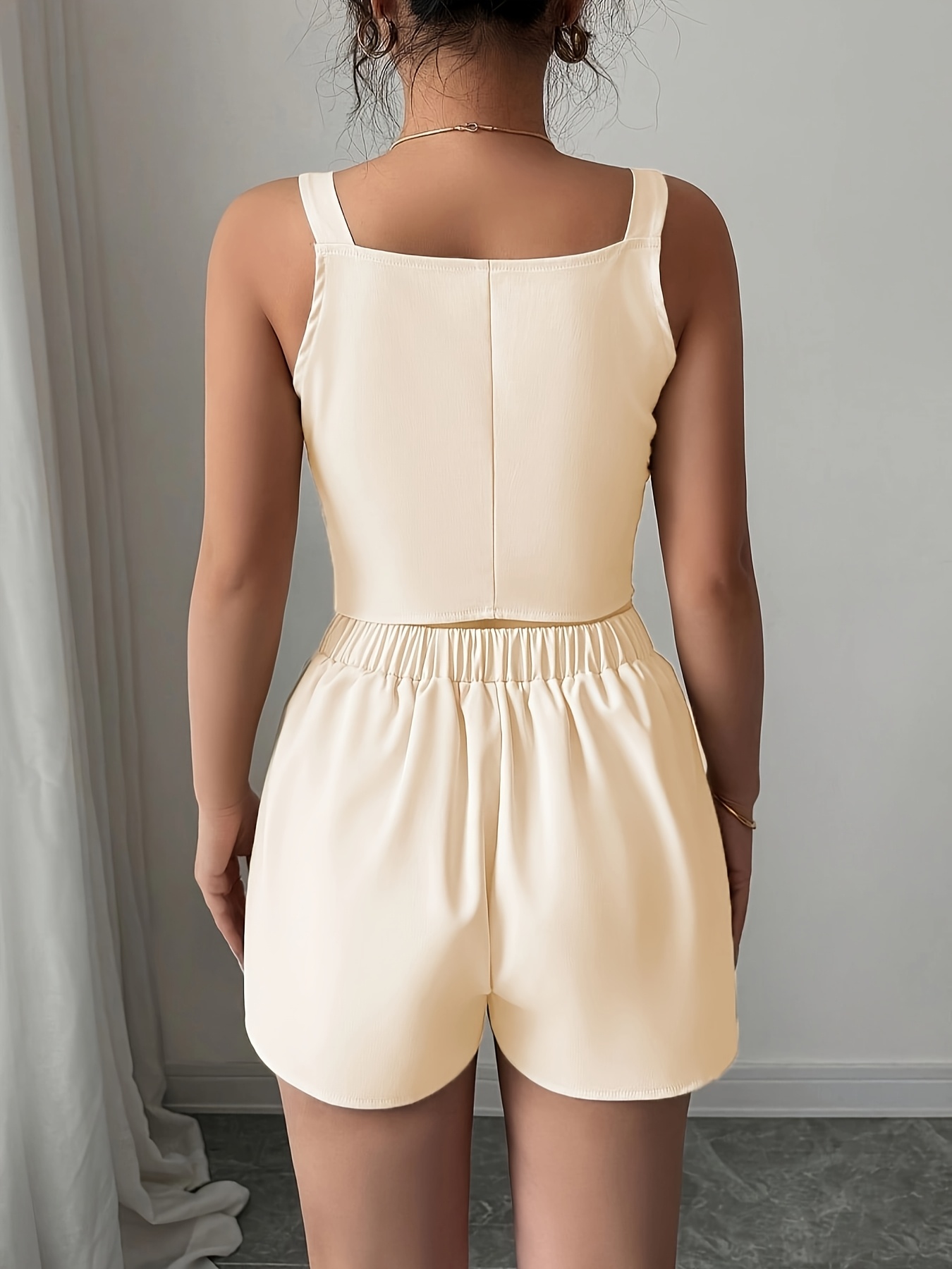 Conjunto elegante de camiseta sin mangas y shorts para mujer, ideal para ir al trabajo - Imagen 3