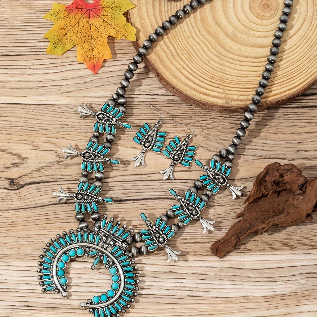 

Bohemian Western Style Women's Set, Vintage Fashion High-end Pumpkin Hoof Turquoise Zinc Alloy Handcrafted Beaded Necklace And Earrings, Suitable For , Gifts, And Parties