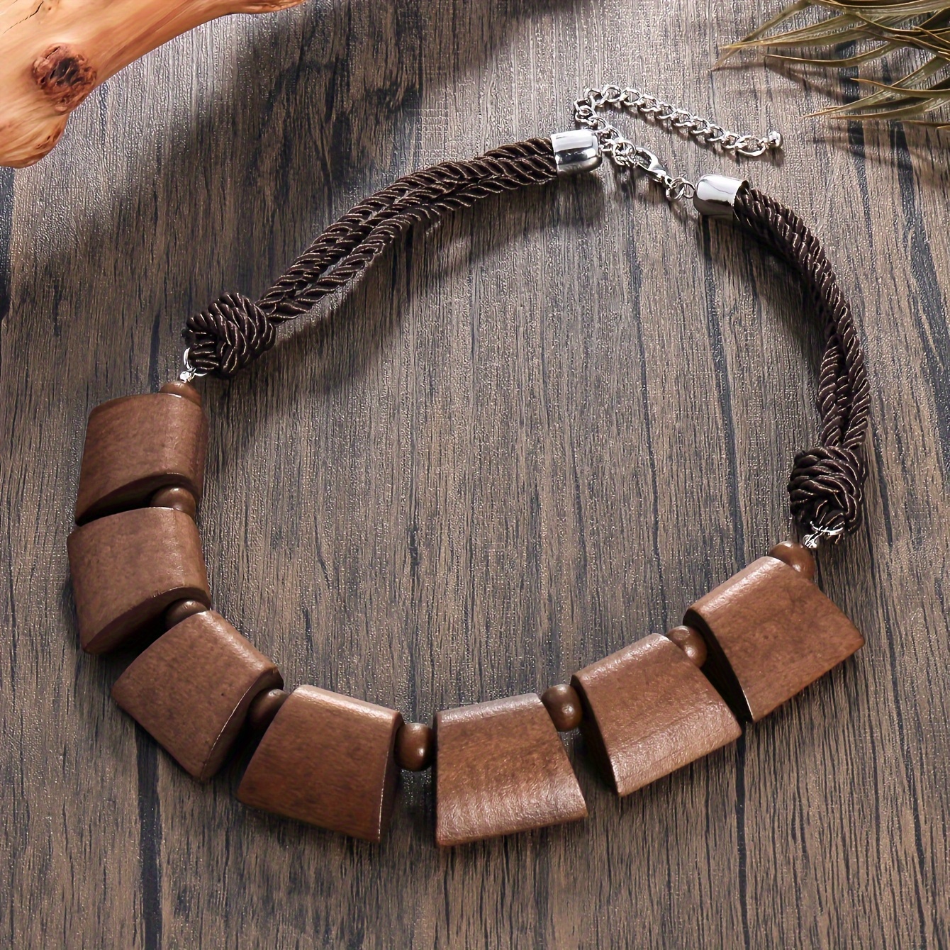 

Colorful Vintage Exaggerated Necklace, Neutral Axe-shaped Wooden Necklace Bohemian Vintage Style