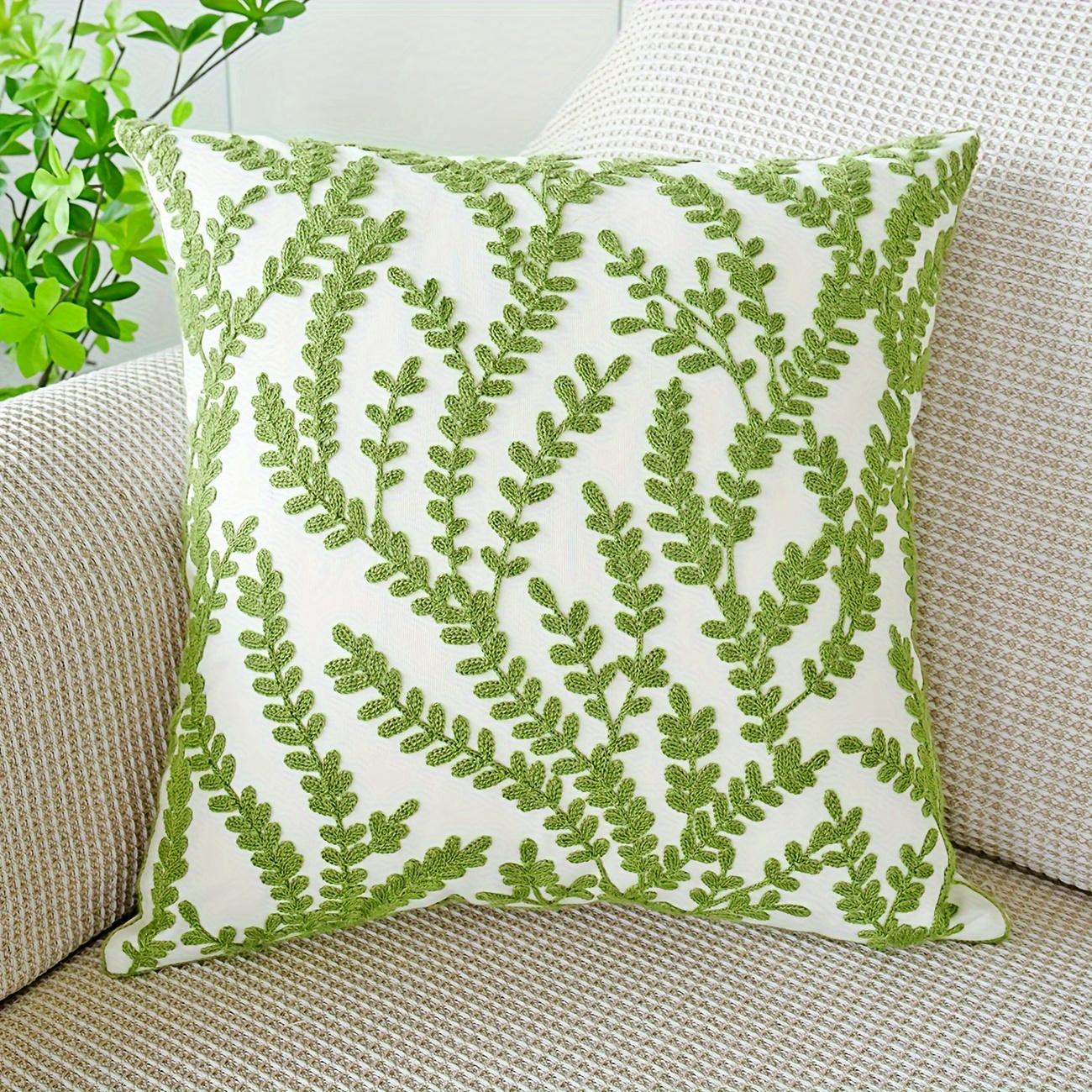 

Vibrant Embroidered Throw Pillow Cover - Soft, Zippered, Machine Washable, And Polyester For Sofa & Bedroom Decor With And Stylish Accent