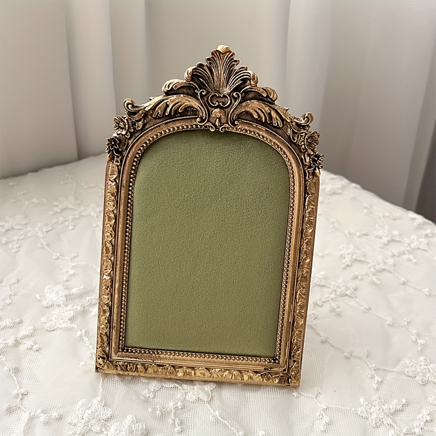 TEMU A Small Display Stand For Jewelry Featuring A Gold-patterned Frame And Velvet Surface, Designed For Showcasing Resin Accessories, Suitable As A Gift For Women.