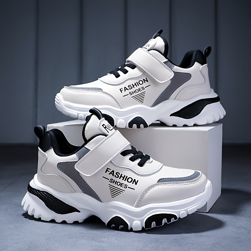 In 2026, a Stylish And Classic Pair of Soft, Lightweight, Shock-Absorbing, Breathable, And Moisture-Wicking Running Shoes Will Feel Like a Hug, Perfect for Casual Outdoor Sports. These Shoes Are Also Ideal for Cool Performances During Campus Enterta