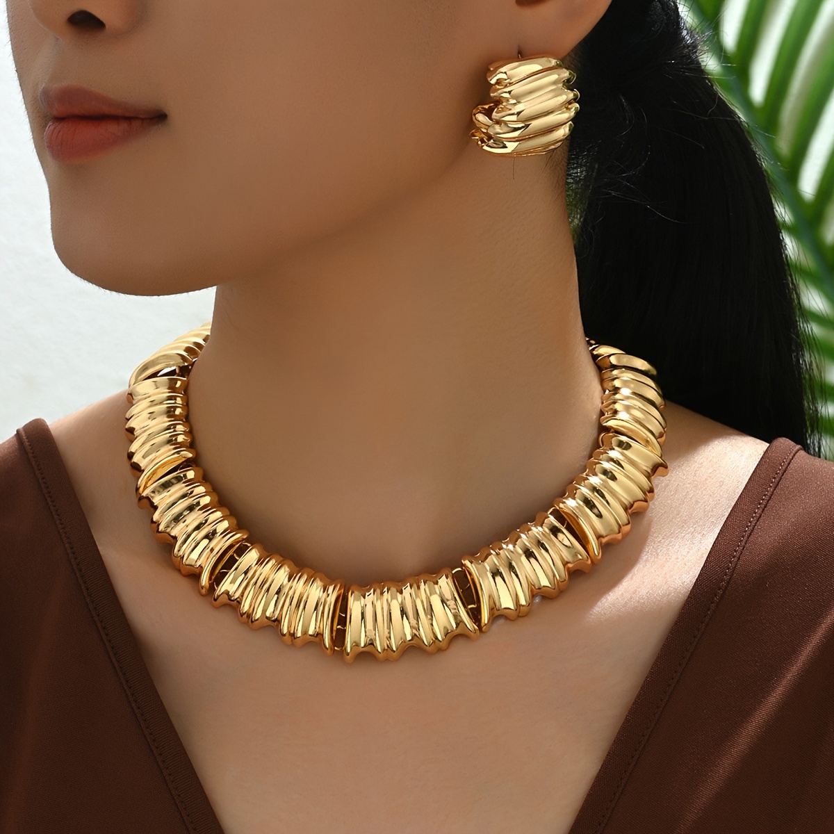 

Bold French Vintage- Set - Exaggerated Spiral Clavicle Chain & Earrings, Parties & Casual Attire