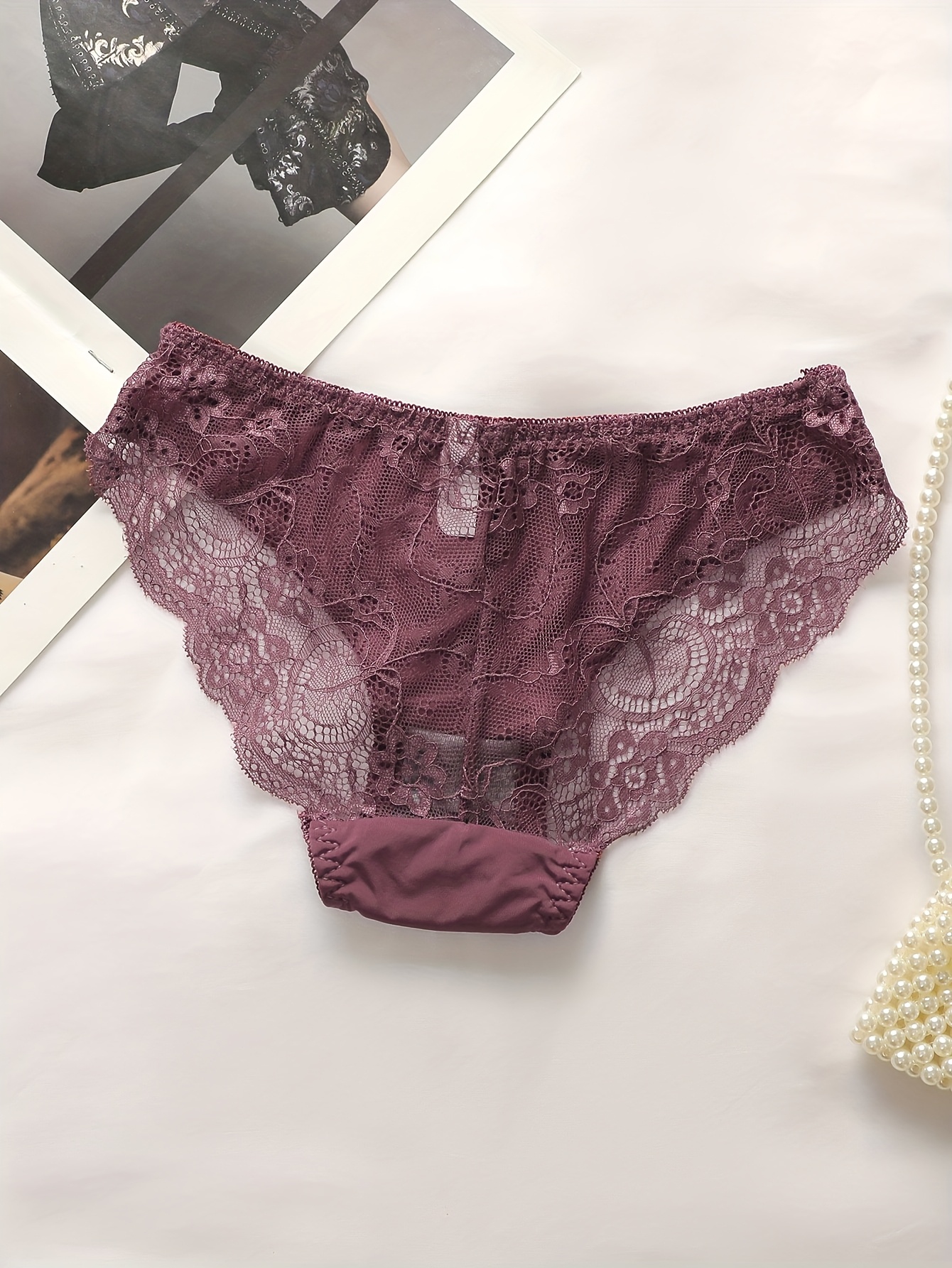 A Set of Women'S Classic Sexy Wireless Bras That Provide a Gathered Look.