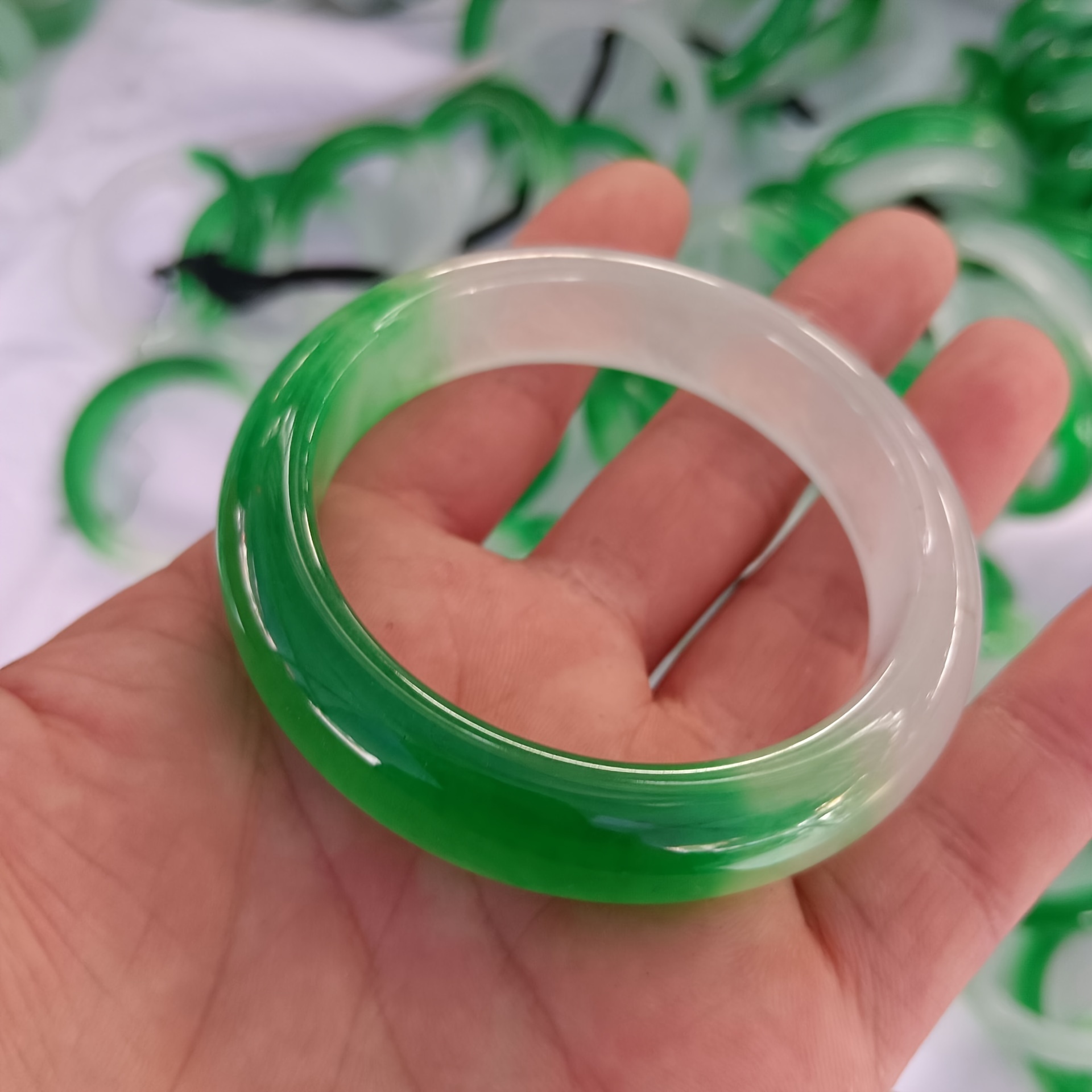 ヴィンテージ風 天然石バングル 半分白＆緑 デザイン メンズ用 jewelry