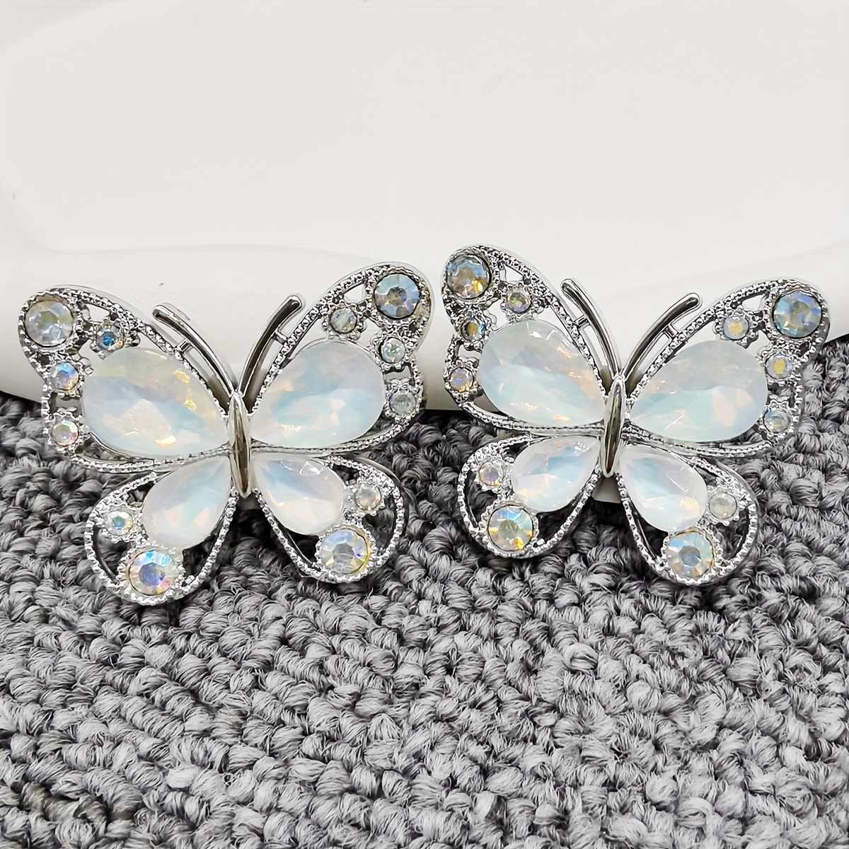 TEMU 2pcs Charmes de Lacets Papillon Scintillants en ABS avec Strass Décorations de Chaussures Bijoux de Luxe DIY Clips de Lacets Accessoires Décor