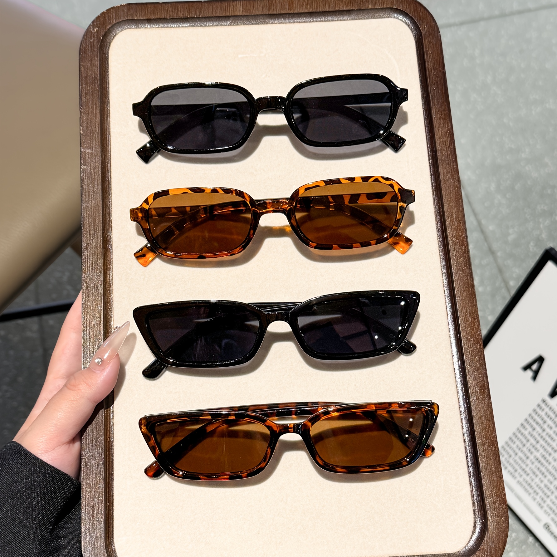 4pcs stylish womens glasses classic retro mixed frame set  display picture 3