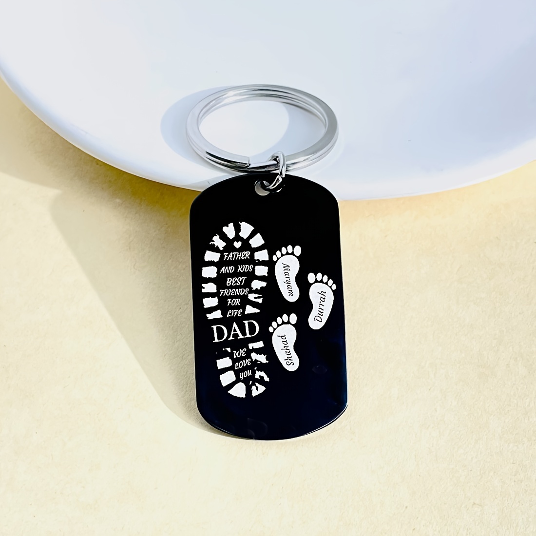 

Personalized Dad Keychain: Custom Keyring With Foot Pattern & Names - Perfect Father's Day Gift