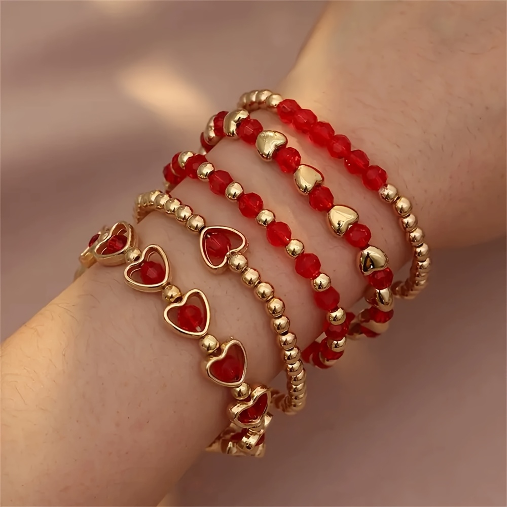 E-shop 5-teiliges böhmisches elegantes stapelbares Armband-Set mit roten Herz-Perlen, geeignet für Alltags- Urlaubsoutfits von Teenagern, ein