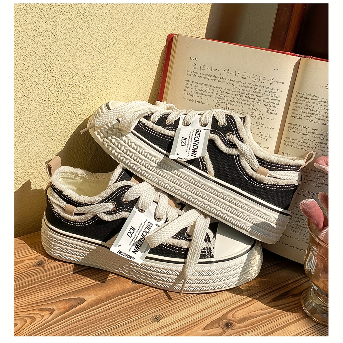 

Classic Sporty Canvas Shoes For Women, Black & White Colorblock Skate Shoes, Versatile Walking Casual Sneakers