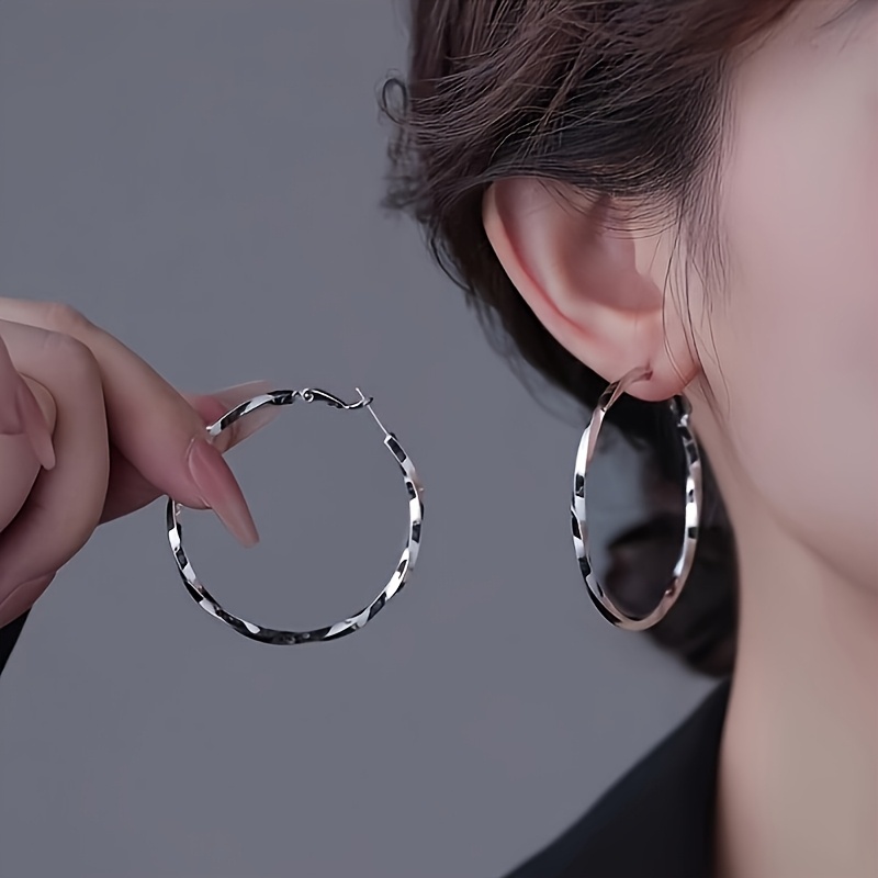 TEMU Stylish And Simple, Geometric Twist Large Circle Earrings, Hypoallergenic, With Or Attending Special Occasions