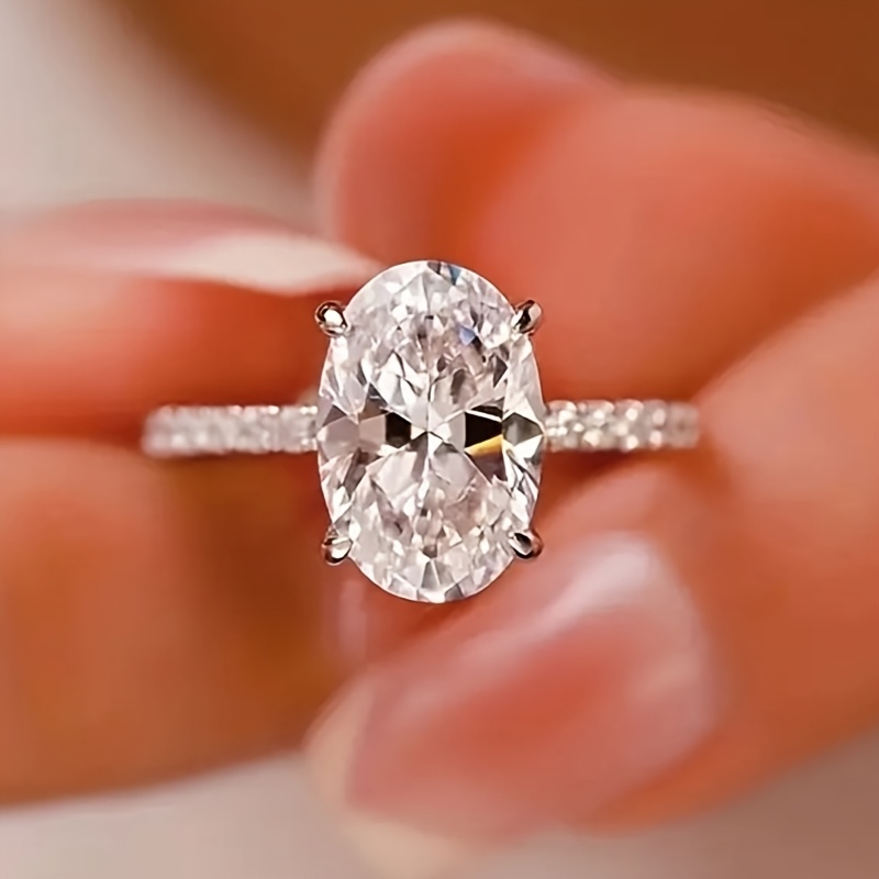 Women's Oval Cut Synthetic Zirconia Engagement Ring