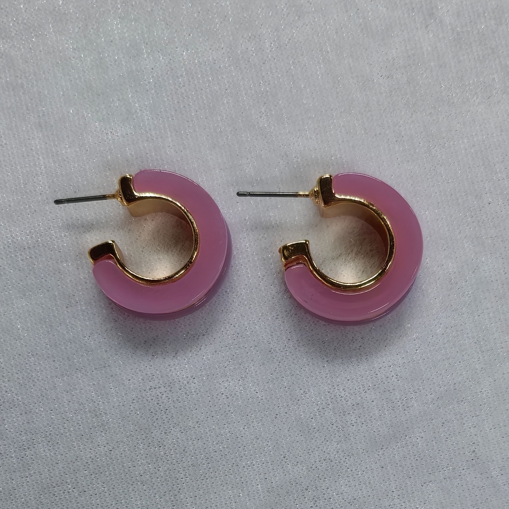 Women's Exquisite C-Shaped Earrings with Patterned Design