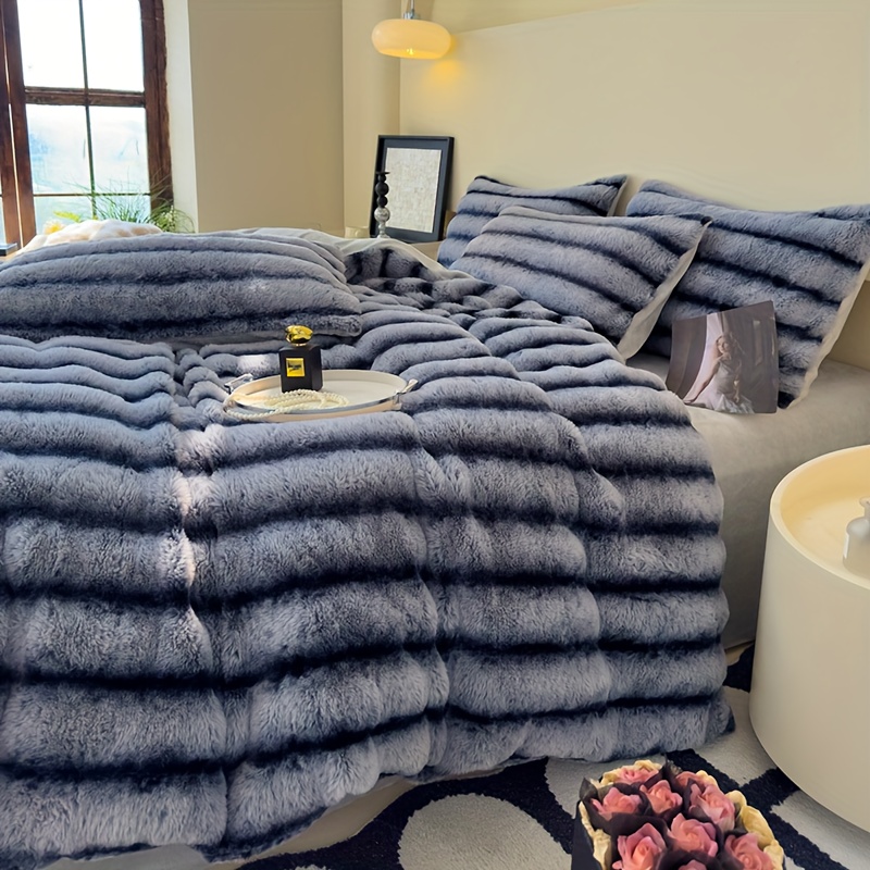 High Luxury Thick Striped Rabbit Like Plush Blanket, Autumn and Winter Thick Bed Blanket Cover, Skin Friendly and Comfortable, Providing All Day Warmth and Comfort, Suitable for Sofas, Beds, Offices and Travel, Multi-purpose Blankets, Holiday Gifts