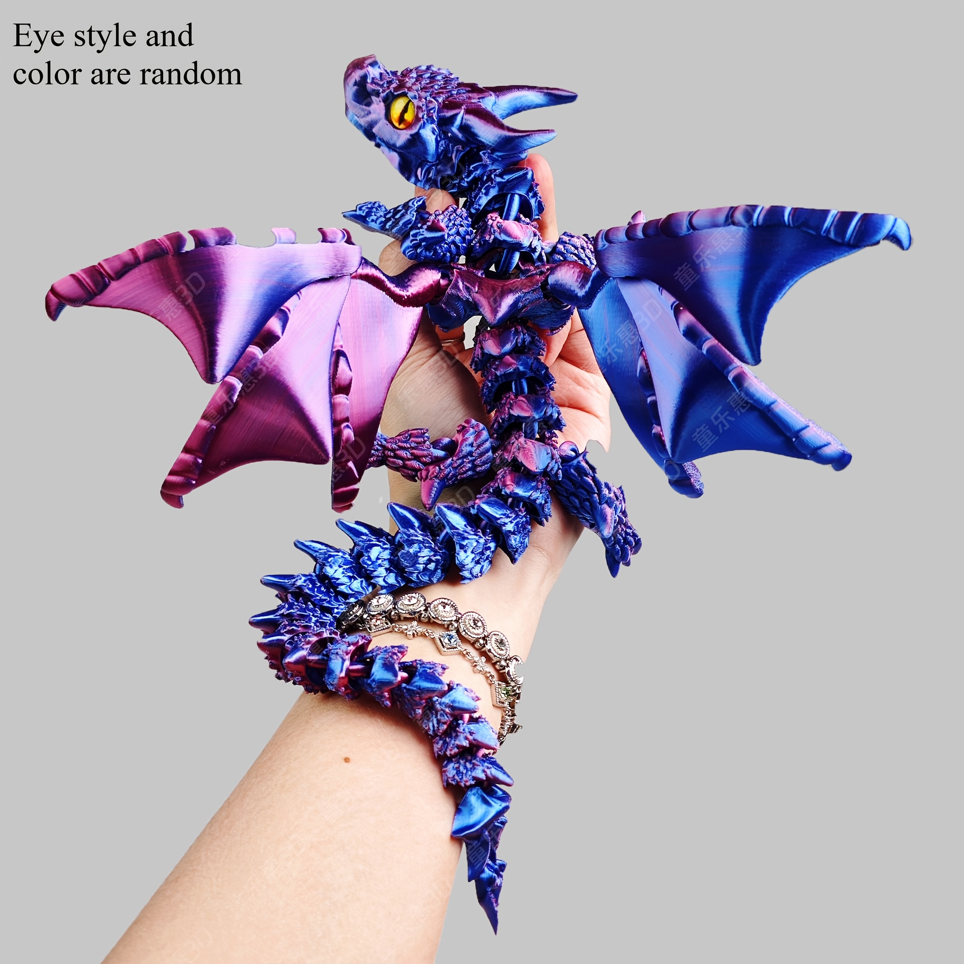 laser-holografisch 3d-gedruckter fliegender drache mit gelenkstatuenmodell, augenstil farbe sind zufällig, kreative zweihörnige drachenfigur,   raumdeko im gothic-stil