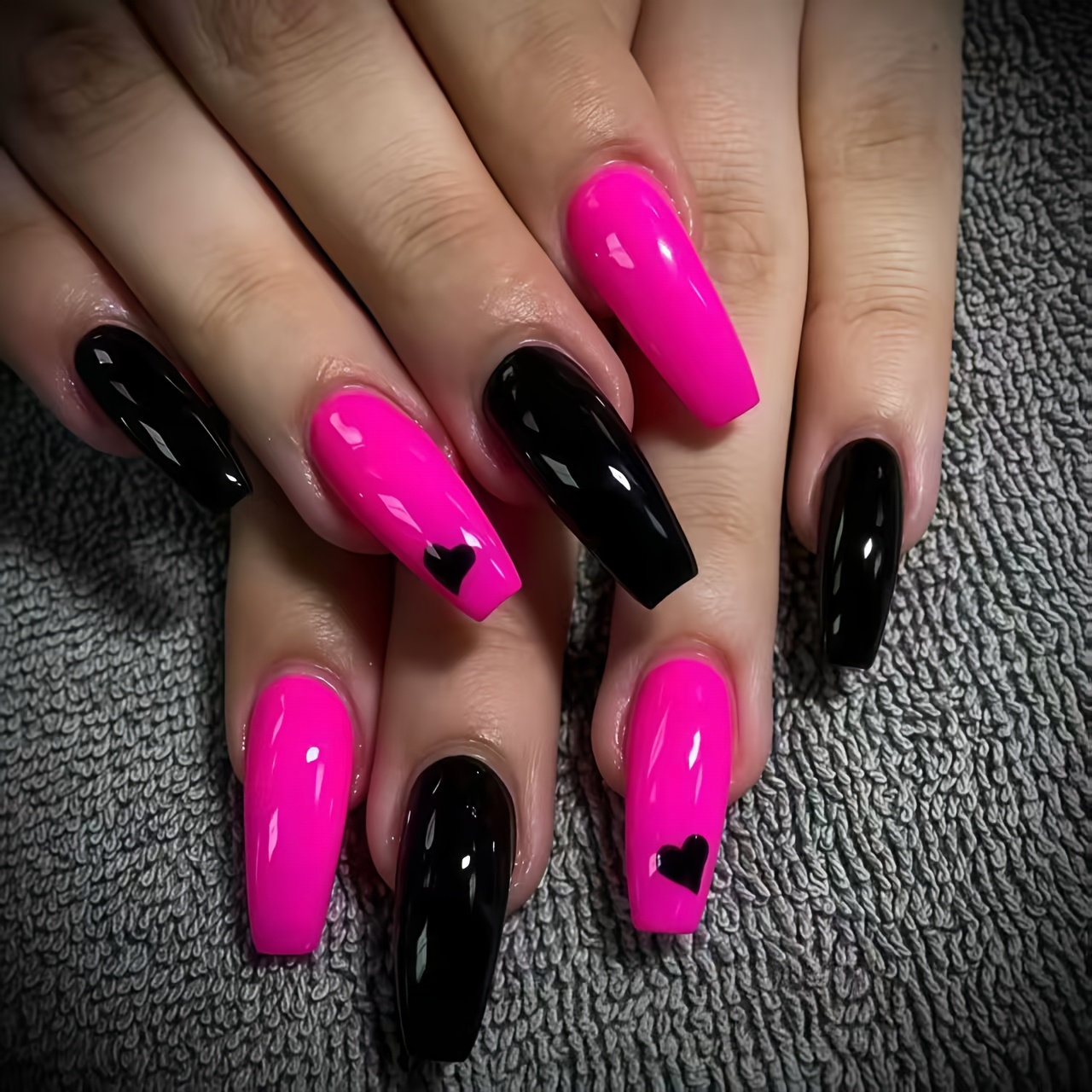 TEMU 24pcs Press-on Nails Suitable For Daily Wear - 24pcs Ballet Trapezoidal Fake Nails With Black/pink Heart Tips, Glossy Reusable Nail Extensions,