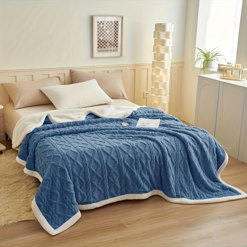 1pc Extra Large King/Queen Bedspread Heavy-Duty Luxury Plush Fleece,  Machine Washable Soft Thermal Blanket in Blue White, for Modern Be