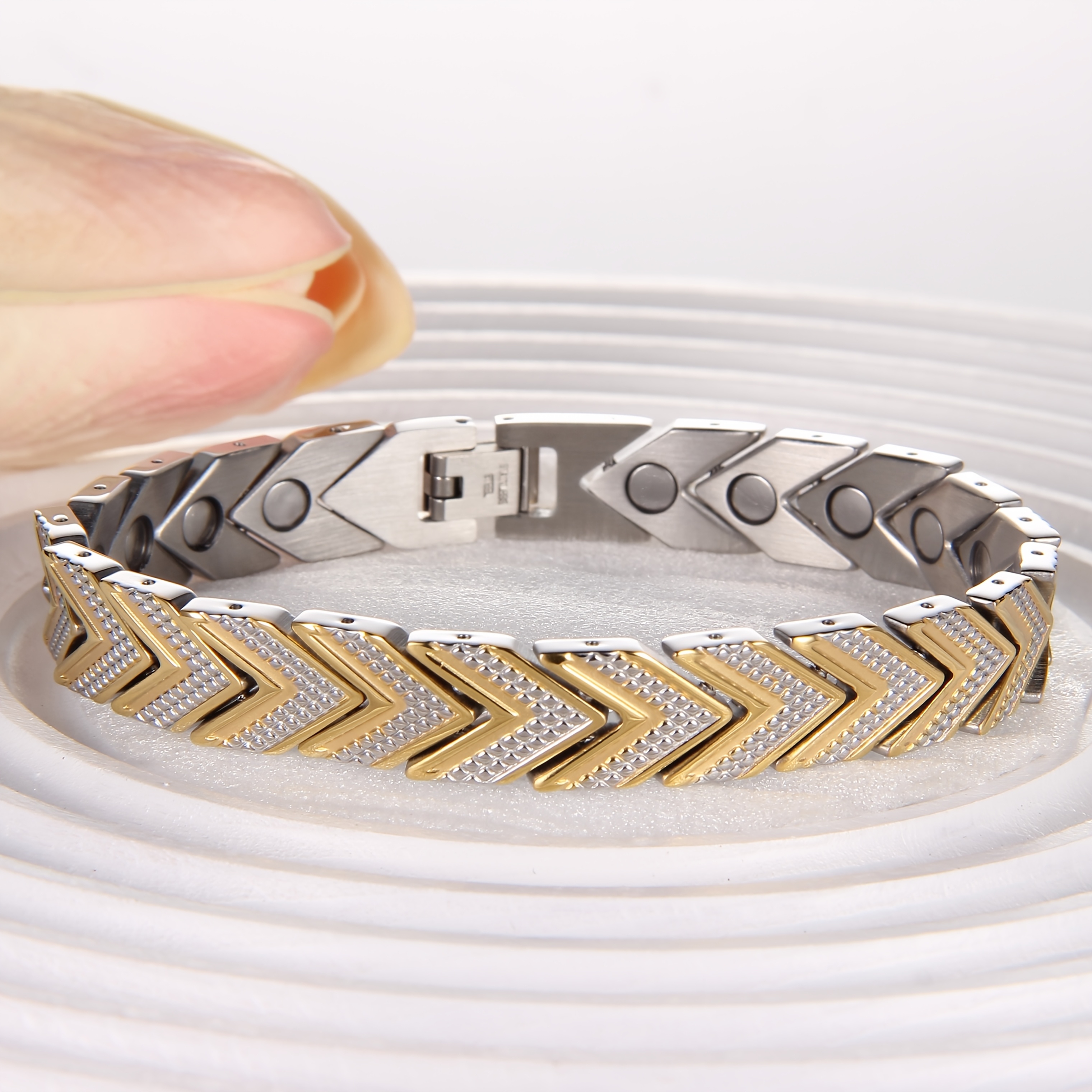 Bracelet magnétique homme favorise la circulation sanguine